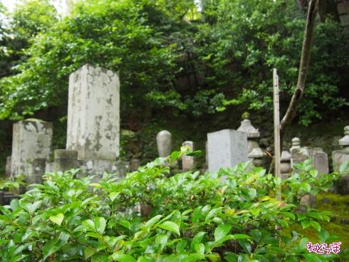 祇王寺にある祇王のお墓