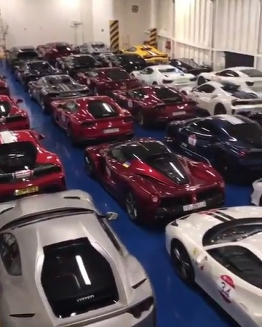 フェラーリ F50 488 ピスタ 事故 追突 カヴァルケード