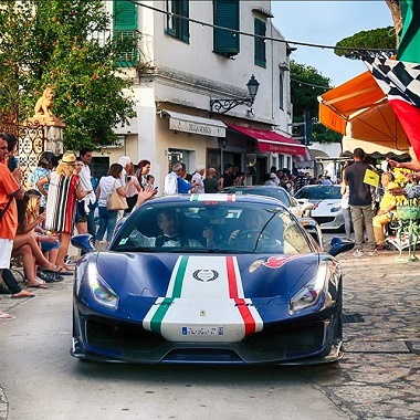 フェラーリ F50 488 ピスタ 事故 追突 カヴァルケード