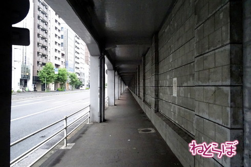 東横線桜木町駅高架下