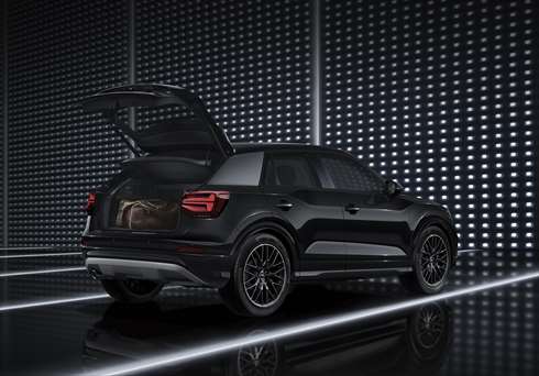 AUDI Q2「#black elegance」