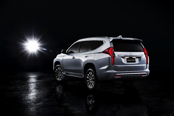 パジェロスポーツ