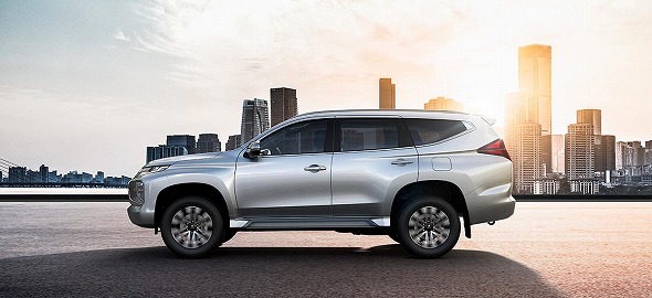 パジェロスポーツ