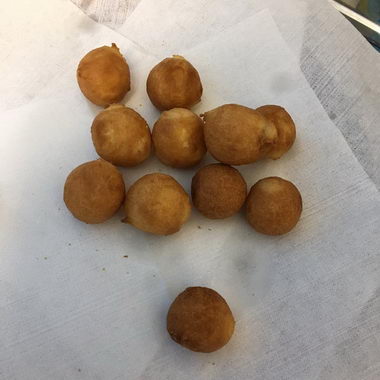 サーターアンダギーです