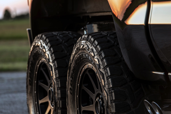 ゴリアテ シボレー ピックアップトラック 6輪 6x6