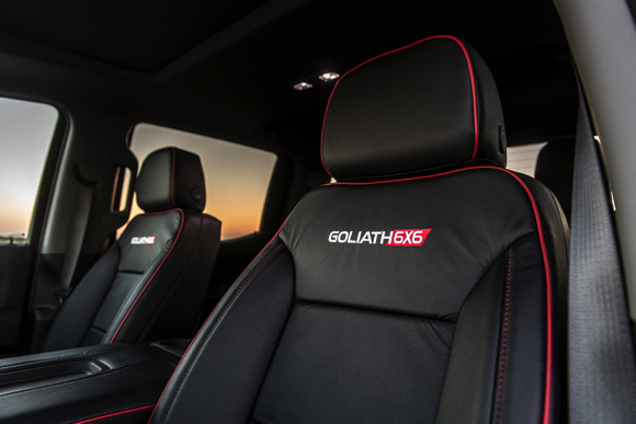 ゴリアテ シボレー ピックアップトラック 6輪 6x6