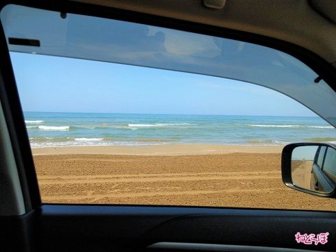 車窓からは海！