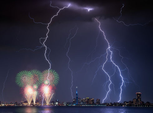 雷 花火 写真 シーサイドももち 花火ファンタジアFUKUOKA 2019