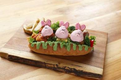 「3匹のいたずらブタのよくばりロール」イメージ