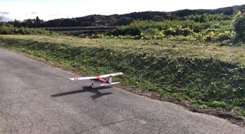 飛行機 プラモデル ラジコン 大破