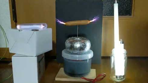 家庭的 テスラコイル 料理 ソーセージ ウインナー 放電 きょうの料理