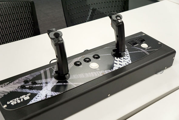 マシーナリーとも子 バーチャロン ツインスティック