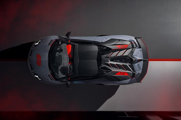 アヴェンタドールSVJ 63 ロードスター