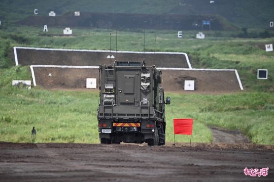 富士総合火力演習 総火演 自衛隊 写真