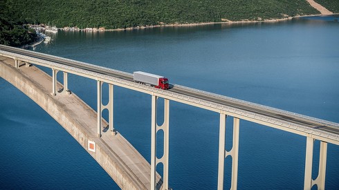 メルセデス・ベンツ アクトロス