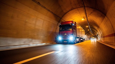 メルセデス・ベンツ アクトロス