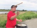 叩け！　踊れ！　ノリにノれ！　固定観念をぶっ壊すフリースタイルのドラムパフォーマンスがかっこいい
