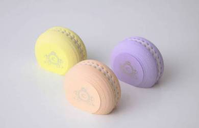 「マカロンふせん」デスクに置いたときのイメージ