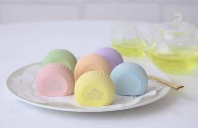 「マカロンふせん」お皿に置いたときのイメージ