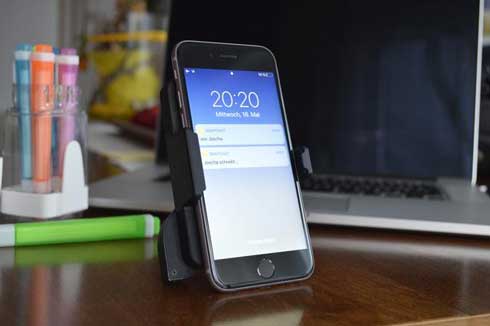 人をダメにする スマホホルダー FLEXD-SMART Makuake クラウドファンディング