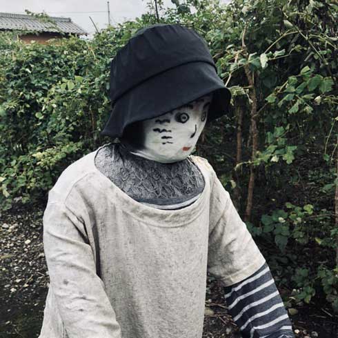 人に見える 全部 かかし ゾッとする 滋賀 東近江市 山上新田 バス停 集落 怖い