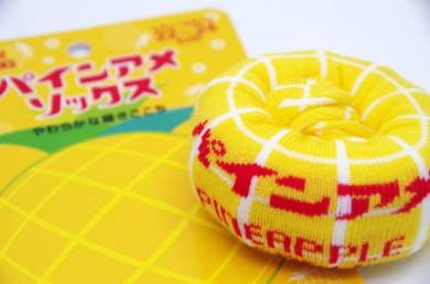 「パインアメソックス」パッケージと靴下イメージ