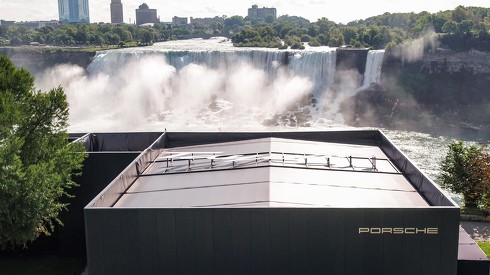 ポルシェ タイカン Tycan EV