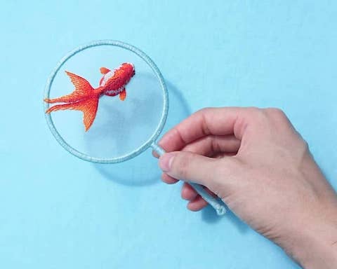 金魚の刺繍