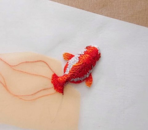 金魚の刺繍