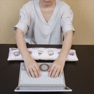 「こぐまのケーキ屋さん」のPCクッション