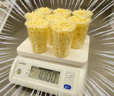 ドミノピザ チーズ すごい 復活 New Yorker ニューヨーカー 1キロ ウルトラチーズ