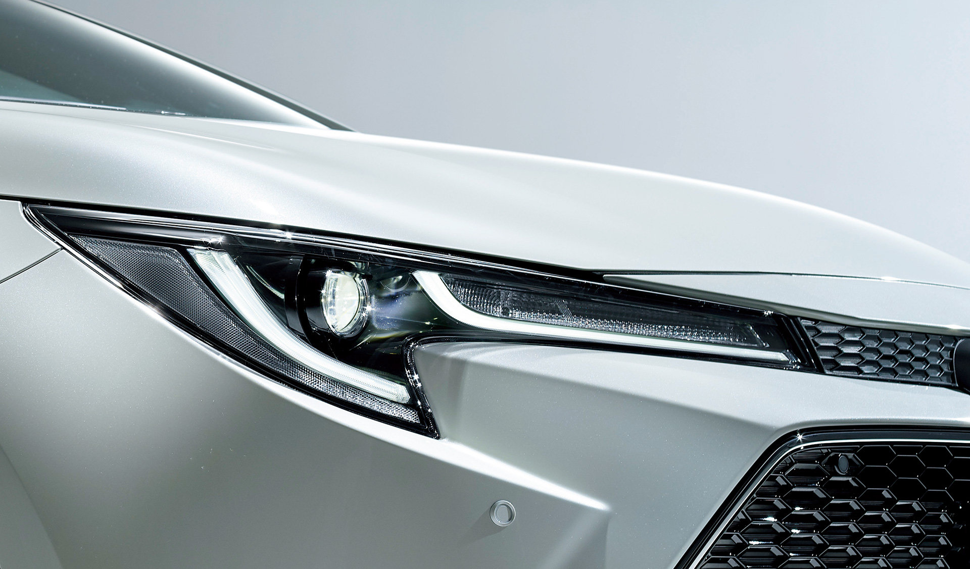 トヨタ カローラ 新型 12代目 ツーリング ワゴン スポーツ