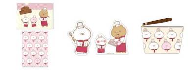 （左）クリアファイル2枚セット（全1種）／500円、（中央）ダイカットステッカー（2種）／400円、（右）サガラポーチ（1種）（発売日は後日公開）／2200円