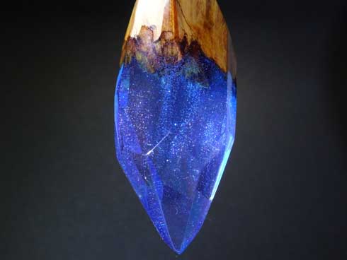 木 ウッド レジン アクセサリー 美しい クリスタル 魔力 ハンドメイド 氷の棺 空のおなか屋