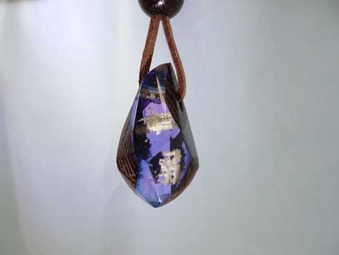 木 ウッド レジン アクセサリー 美しい クリスタル 魔力 ハンドメイド 氷の棺 空のおなか屋