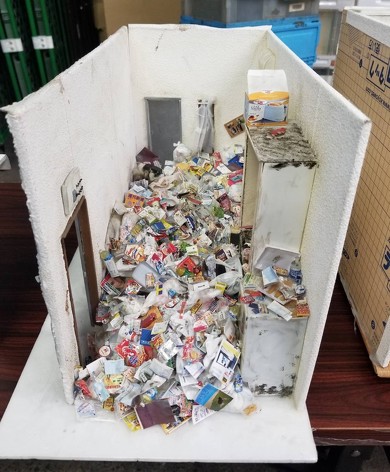 孤独死ミニチュア