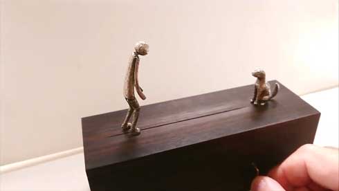 からくり人形 再会 取っ手 回す 小さな人 歩き出す 犬 尻尾 動く 感動 アトリエpuchuco