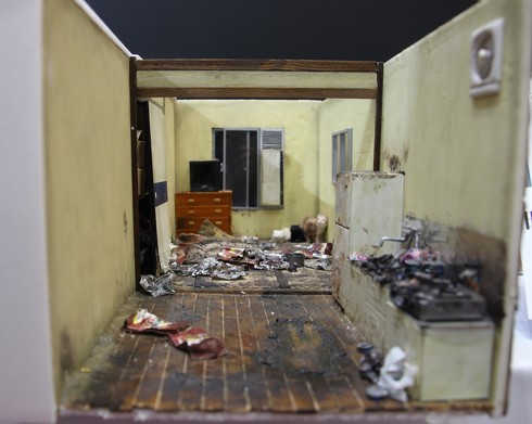 孤独死ミニチュア