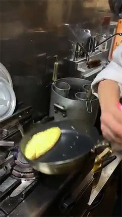 トントンしている様子