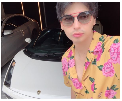 アレクサンダー 川崎希 ランボルギーニ 所有車 ポルシェ ベンツ