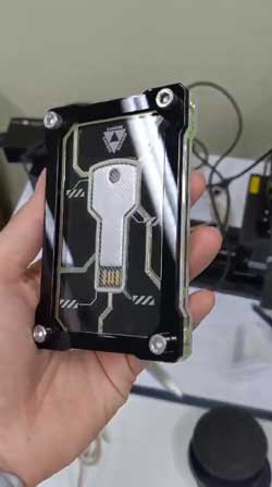 鍵型 USB メモリー 悪の組織から狙われている最重要アイテム風にするケース 自作 中二 ヒーロー