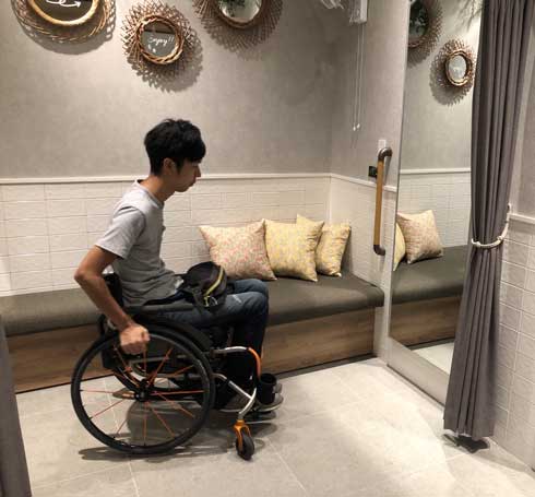 マルイ 有楽町 車いす バリアフリー 試着室 みんなのフィッティングルーム