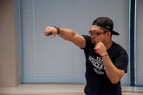 『ダンベル何キロ持てる？』サンドロビッチ・ヤバ子×「Fit Boxing」