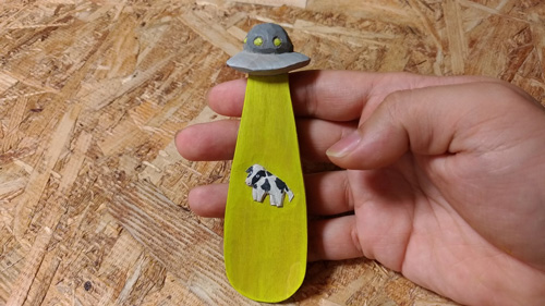 手のひらの上のくつべら牛