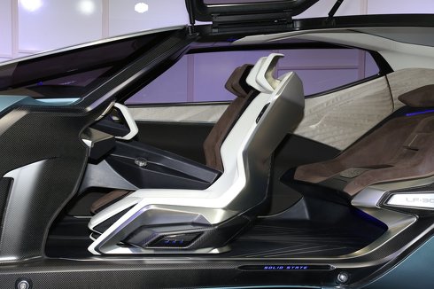 世界初公開 レクサス EVコンセプトカー LF-30 Electrified