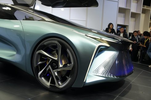 世界初公開 レクサス EVコンセプトカー LF-30 Electrified