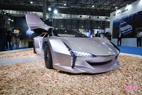 東京モーターショー2019 木からつくったミライのクルマ