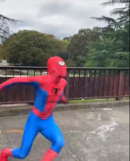 ヨーヨー世界王者のスパイダーマン