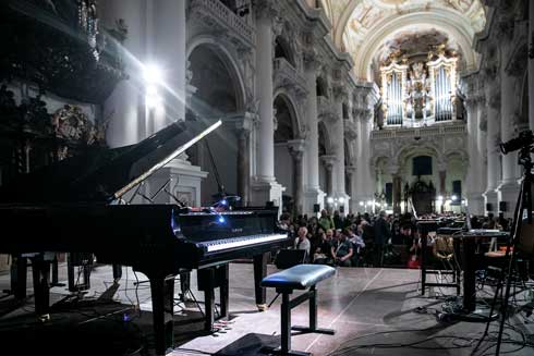 Dear Glenn ピアニスト グレン・グールド 演奏 学習 AI コンサート 動画