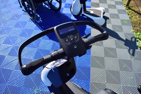 トヨタ 歩行領域EV（座り乗りタイプ）